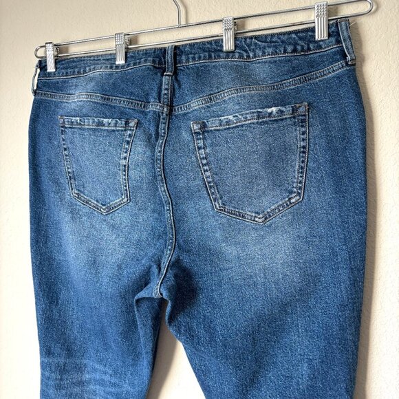 Torrid 18R Straight Classic Denim High-Rise Studded Jeans - Picture 11 of 13